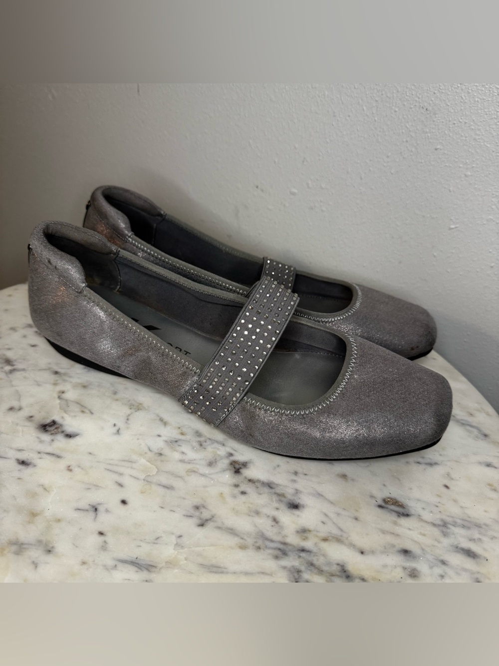 AK Sport Flats Size 10 M gray Vegan Leather shoes MAKE ME AN OFFER!